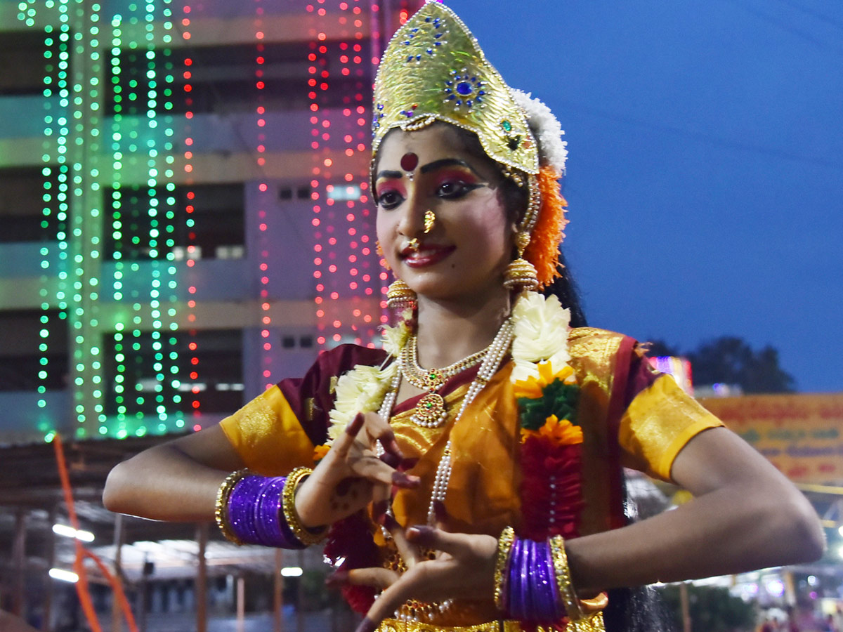 Dasara Festival Celebration At Indrakeeladri in Vijayawada - Sakshi16