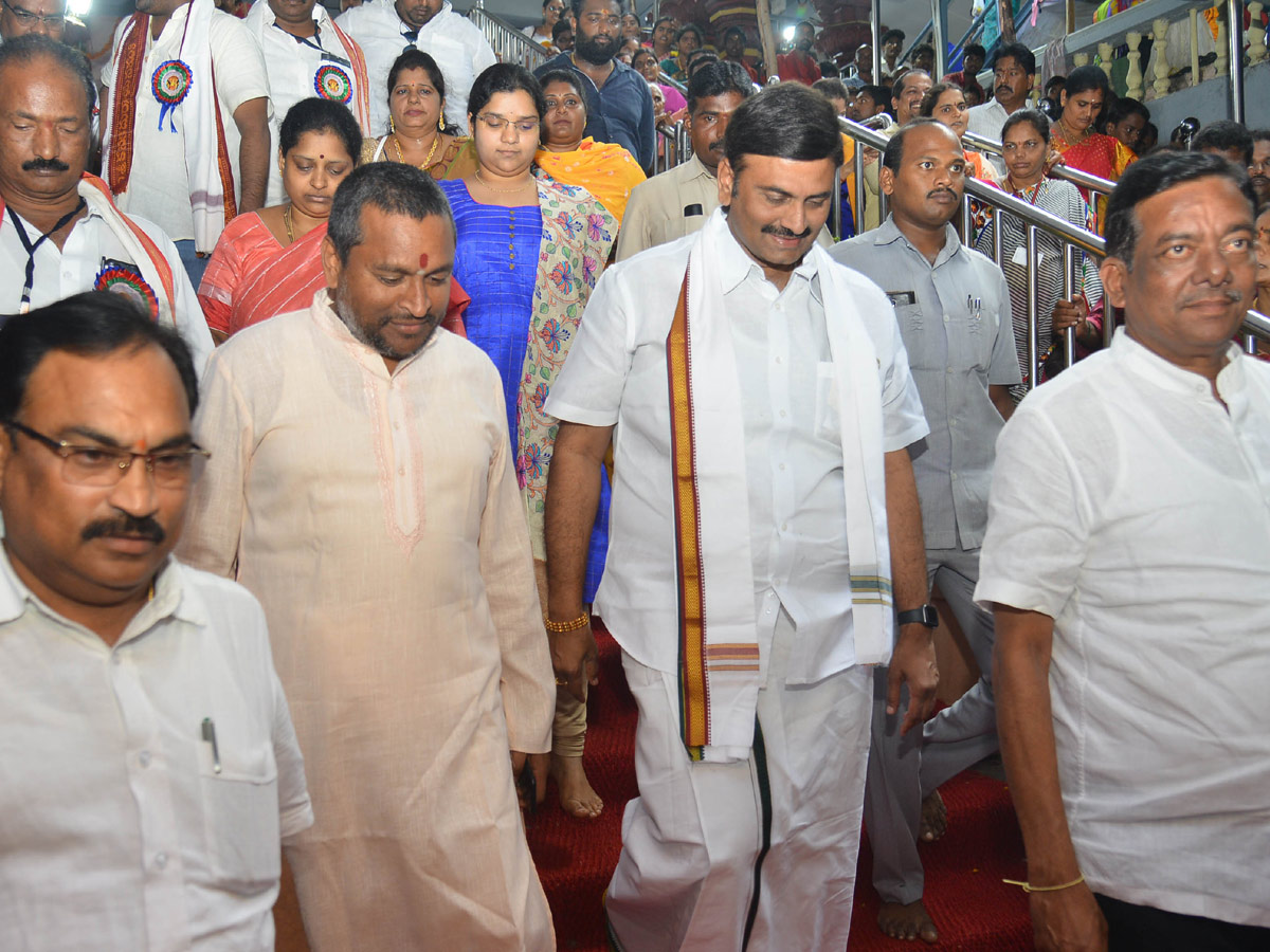 Dasara Festival Celebration At Indrakeeladri in Vijayawada - Sakshi24