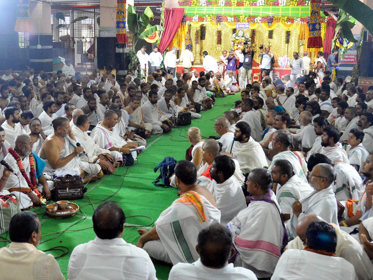 Dasara Festival Celebration At Indrakeeladri in Vijayawada - Sakshi32