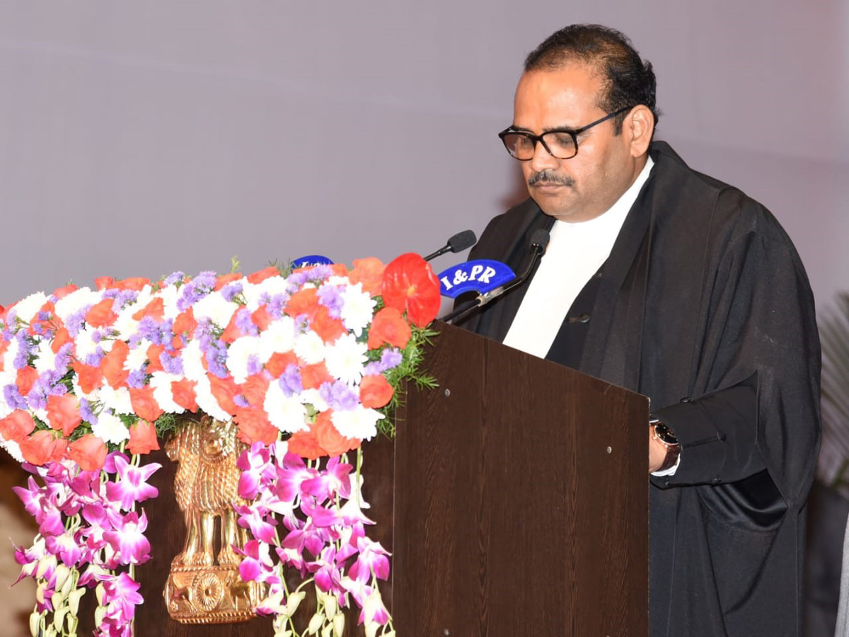 Jitendra Kumar Maheshwari took Oath As Chief Justice Of Andhra Pradesh - Sakshi5