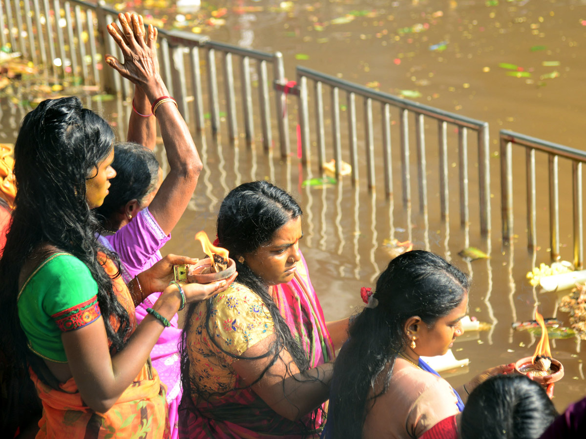 Karthika Pournami Celebrations AP AND TELANGANA Photo Gallery - Sakshi12