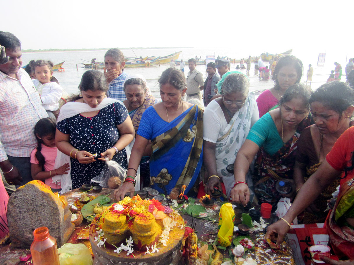 Karthika Pournami Celebrations AP AND TELANGANA Photo Gallery - Sakshi5