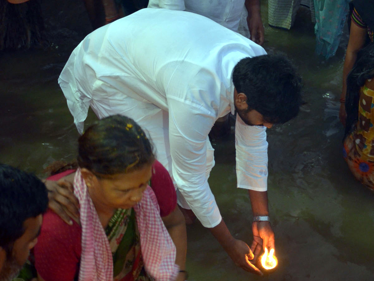 Kartik Purnima Festival in Rajahmundry Photo Gallery - Sakshi11