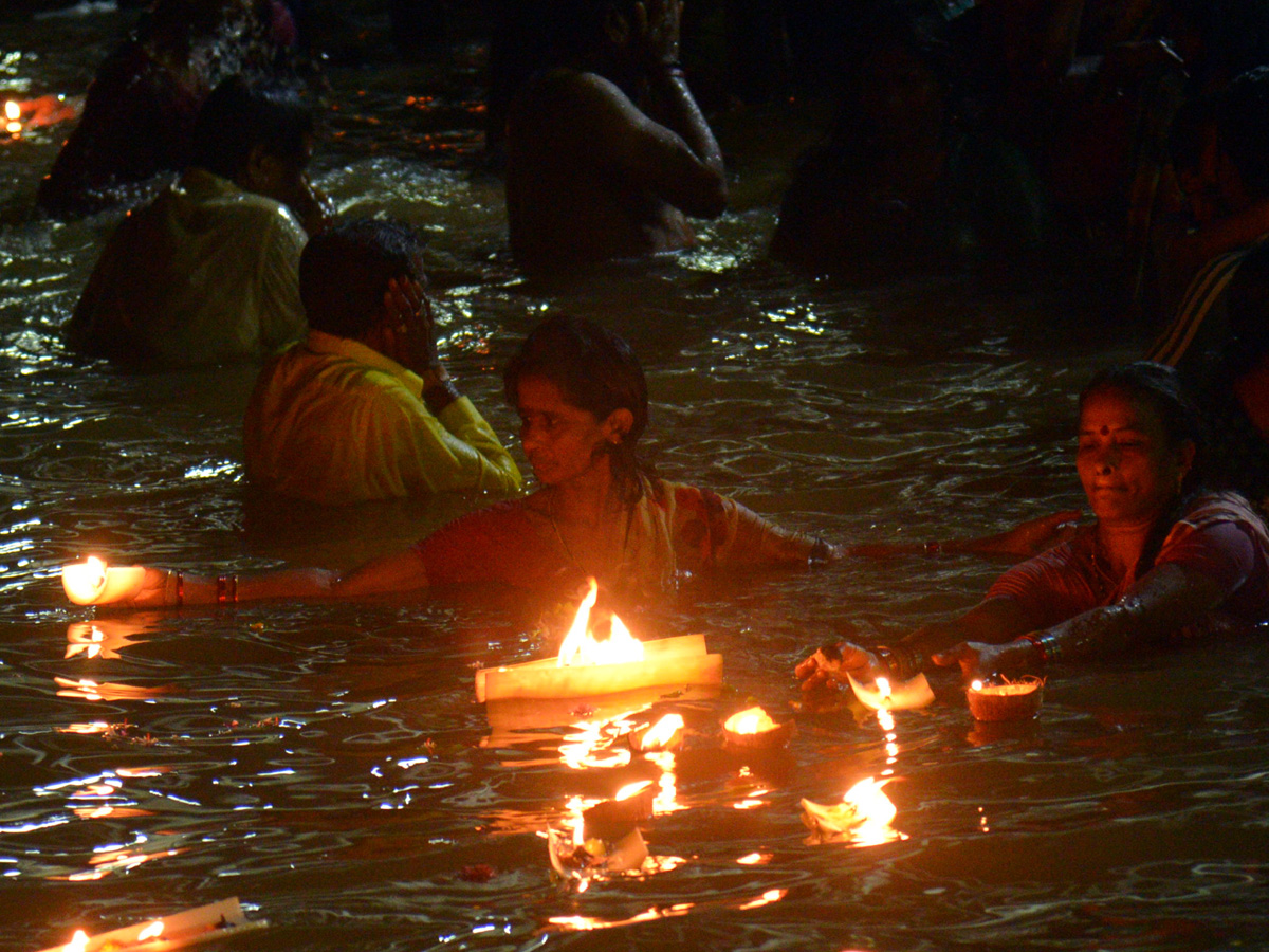 Kartik Purnima Festival in Rajahmundry Photo Gallery - Sakshi12