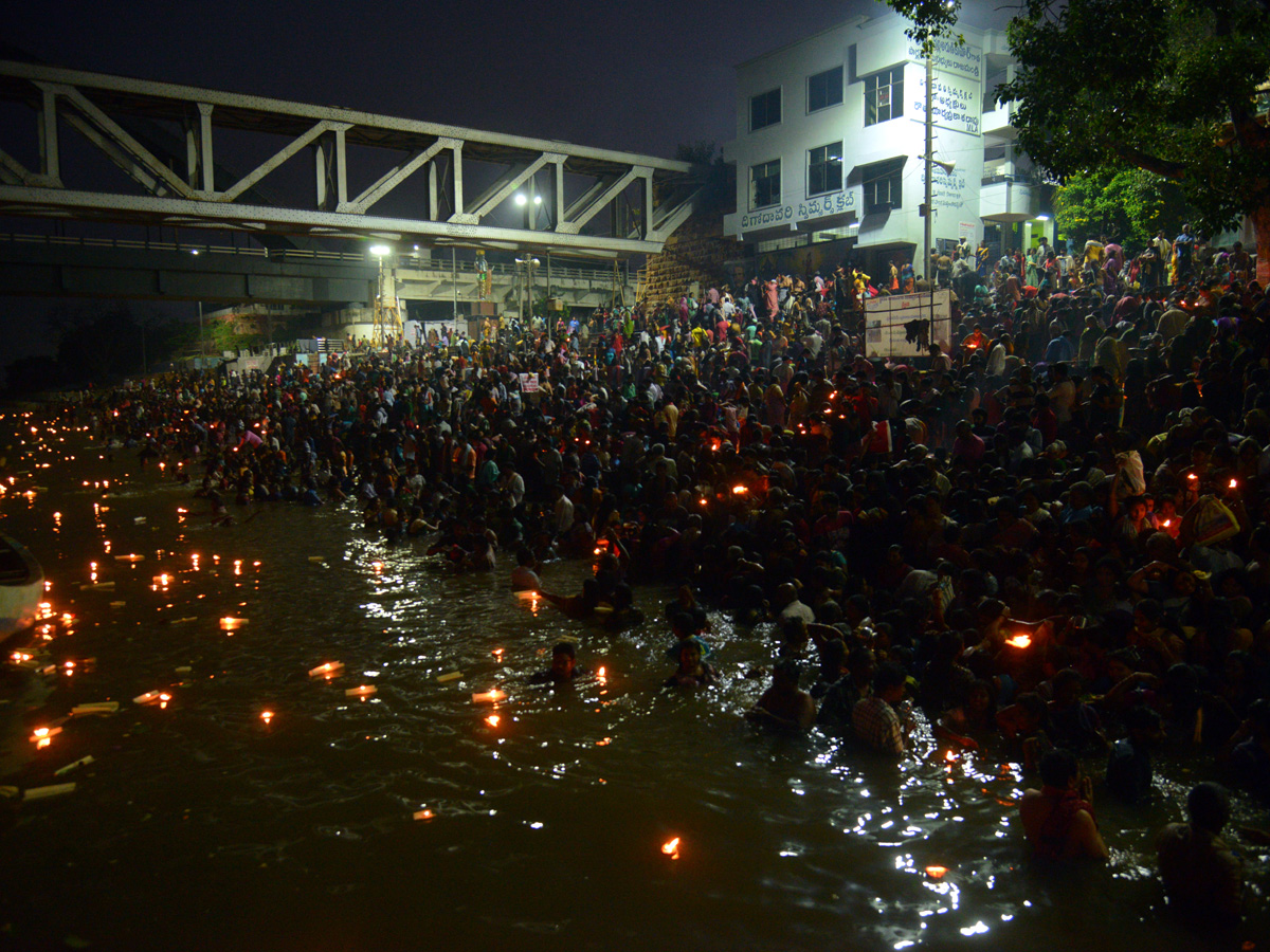 Kartik Purnima Festival in Rajahmundry Photo Gallery - Sakshi13