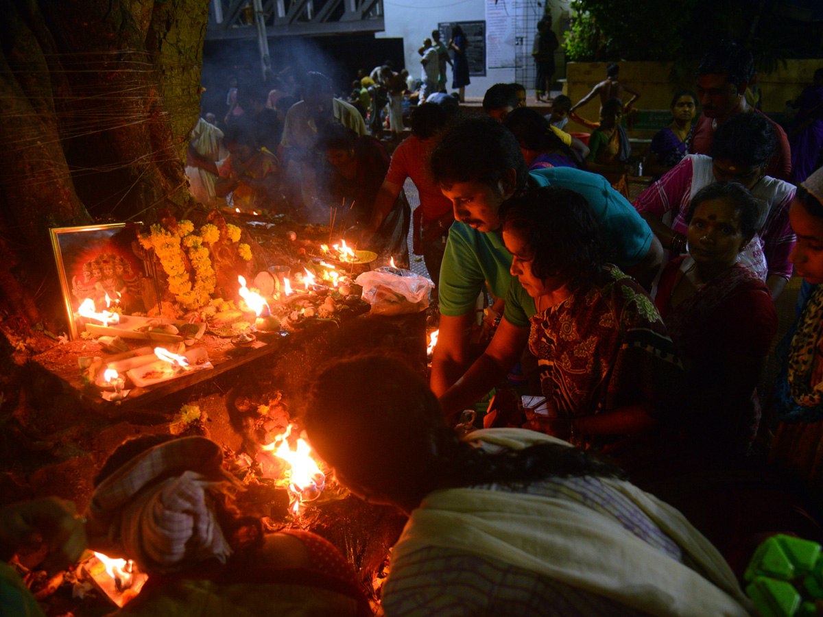 Kartik Purnima Festival in Rajahmundry Photo Gallery - Sakshi2