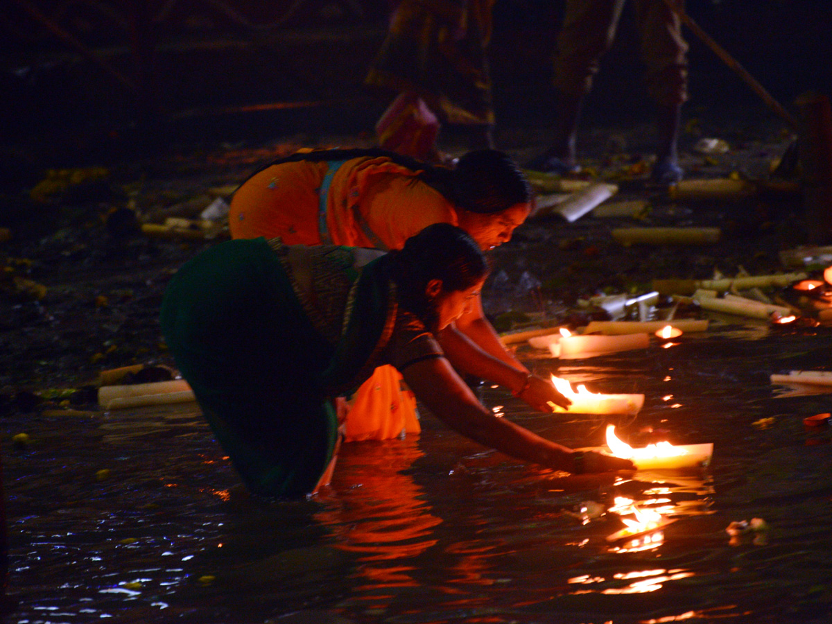 Kartik Purnima Festival in Rajahmundry Photo Gallery - Sakshi5