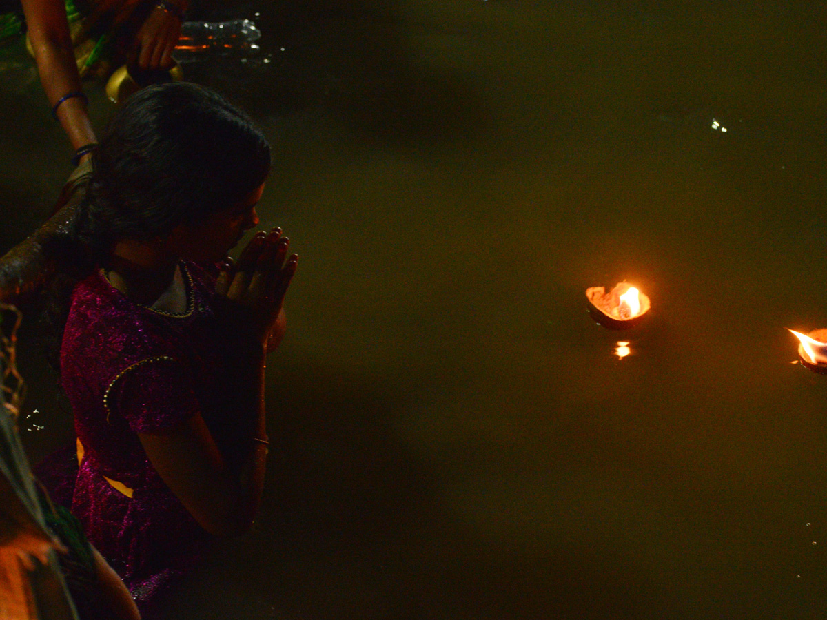 Kartik Purnima Festival in Rajahmundry Photo Gallery - Sakshi6