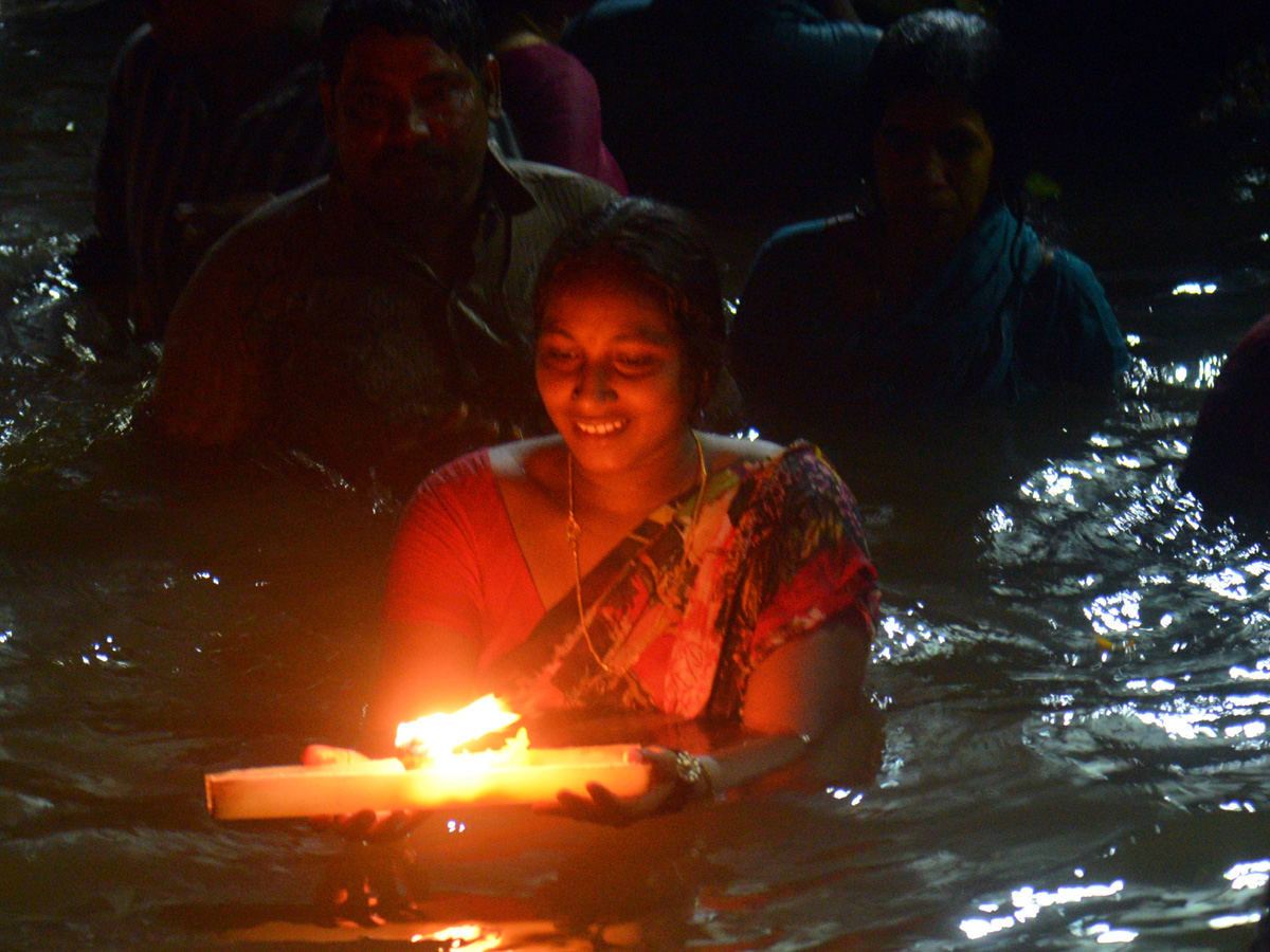 Kartik Purnima Festival in Rajahmundry Photo Gallery - Sakshi8