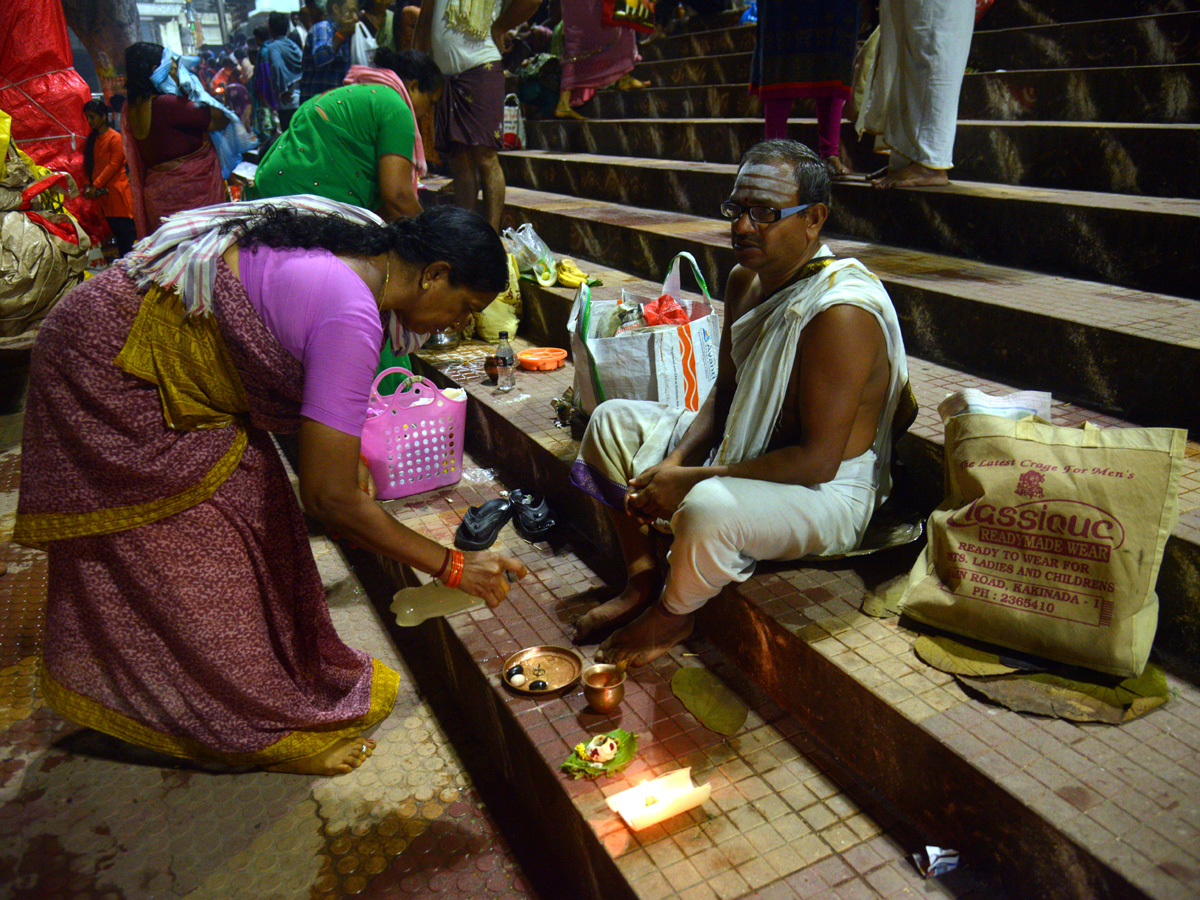 Kartik Purnima Festival in Rajahmundry Photo Gallery - Sakshi9