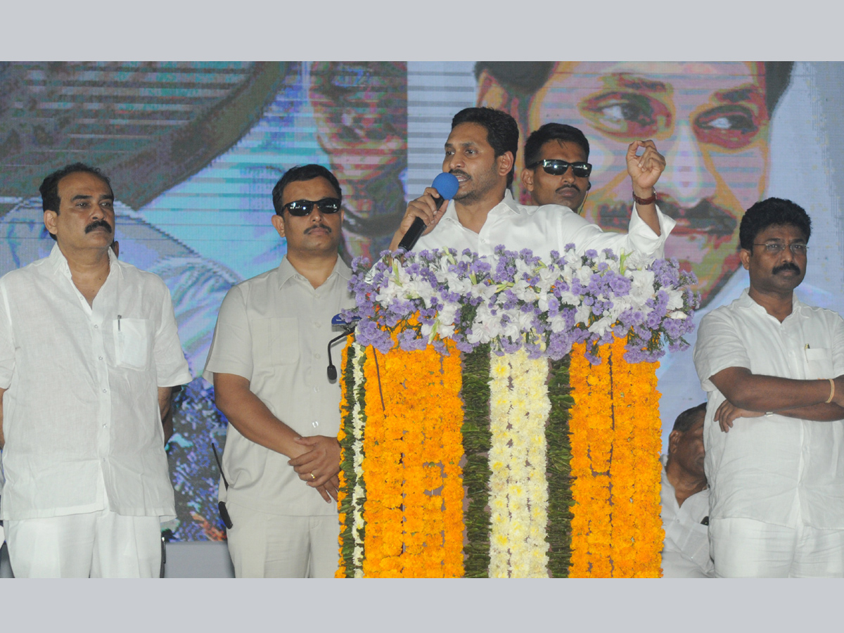 CM YS Jagan launched Mana Badi Naadu Nedu Program in Ongole Photo Gallery - Sakshi6