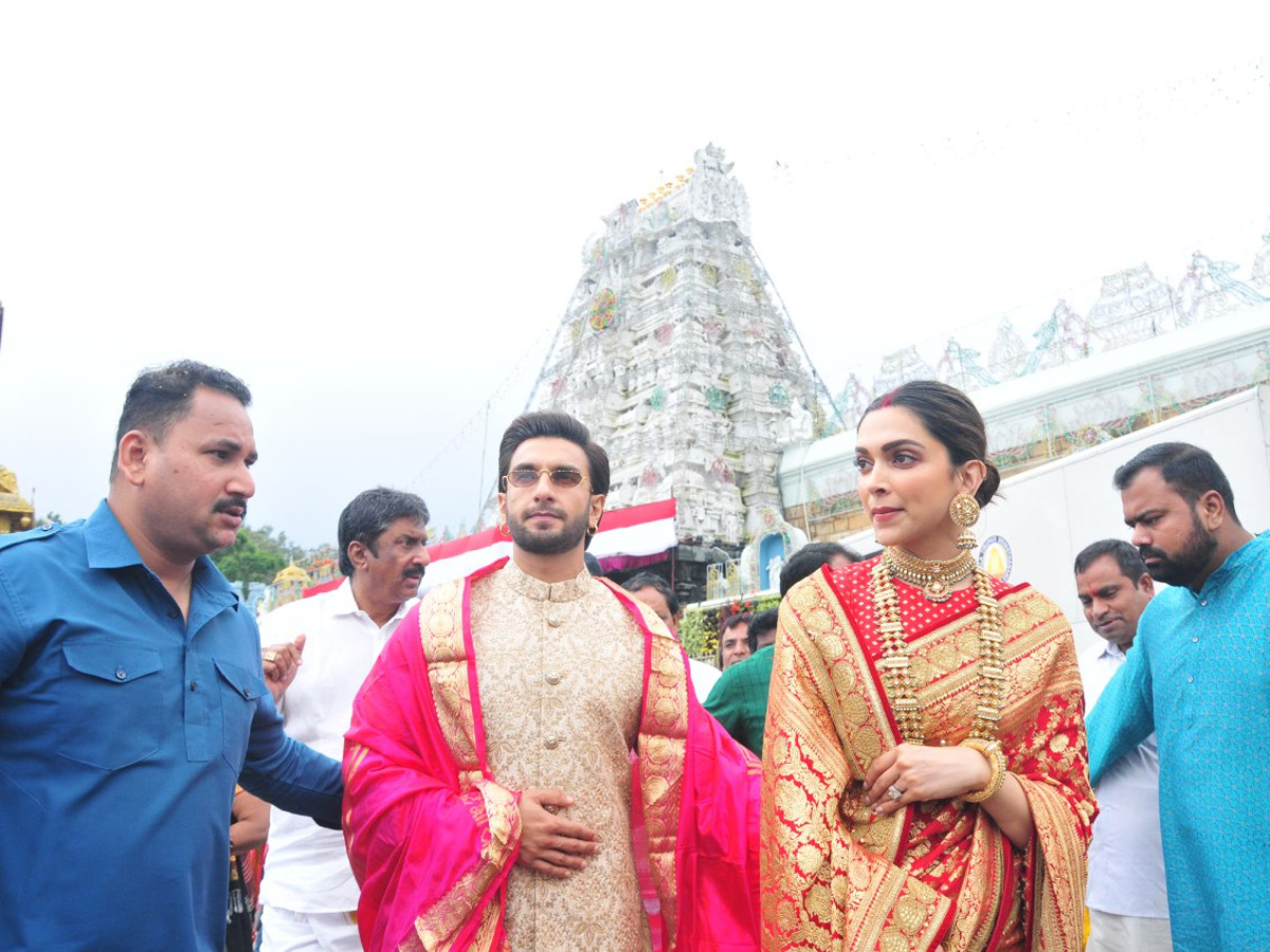 Ranveer Singh Deepika Padukone Visits Tirumala Photo Gallery - Sakshi7