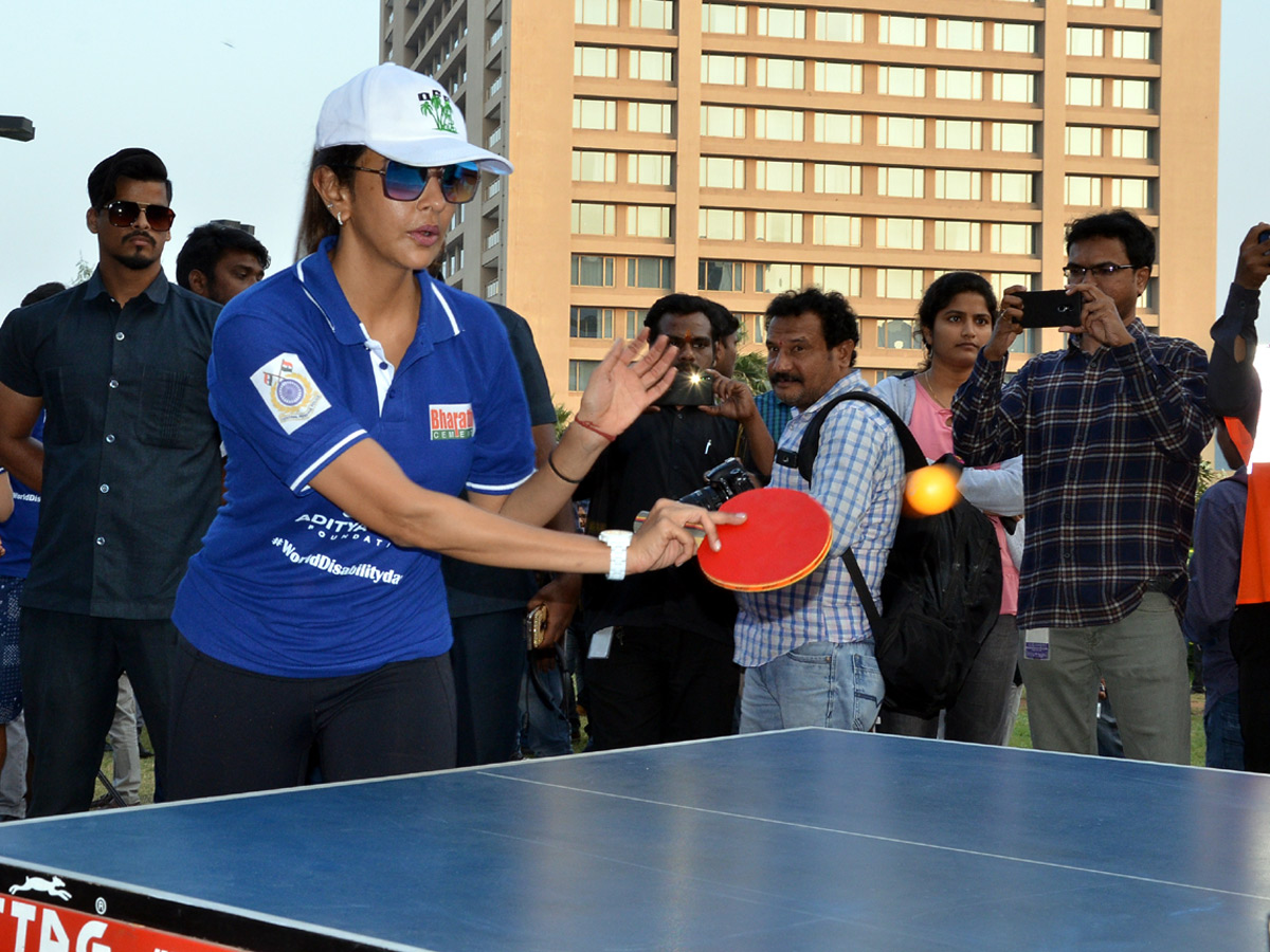 Stars Show Support for Para Athletes in Hyderabad Photo Gallery - Sakshi15