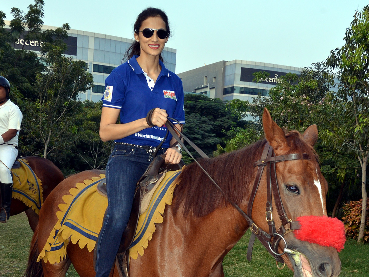 Stars Show Support for Para Athletes in Hyderabad Photo Gallery - Sakshi4