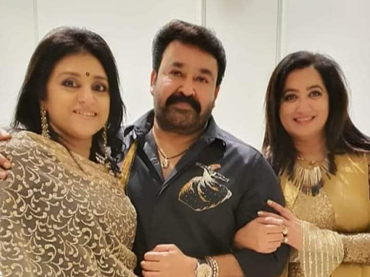 Class of 80s host in chiranjeevi home Photo Gallery - Sakshi7