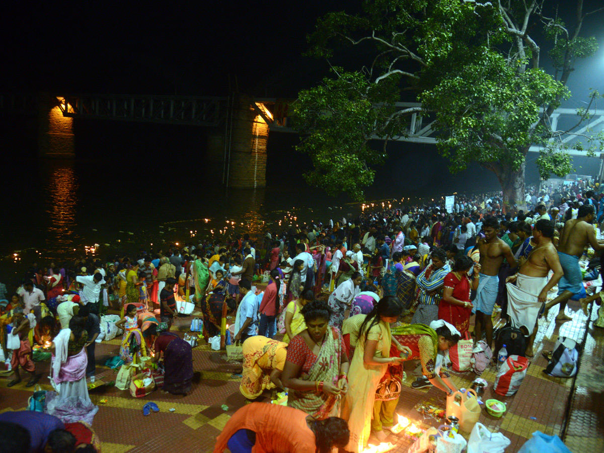 Karthika Masam Celebrations at Pushkar Ghat Rajahmundry Photo Gallery - Sakshi10