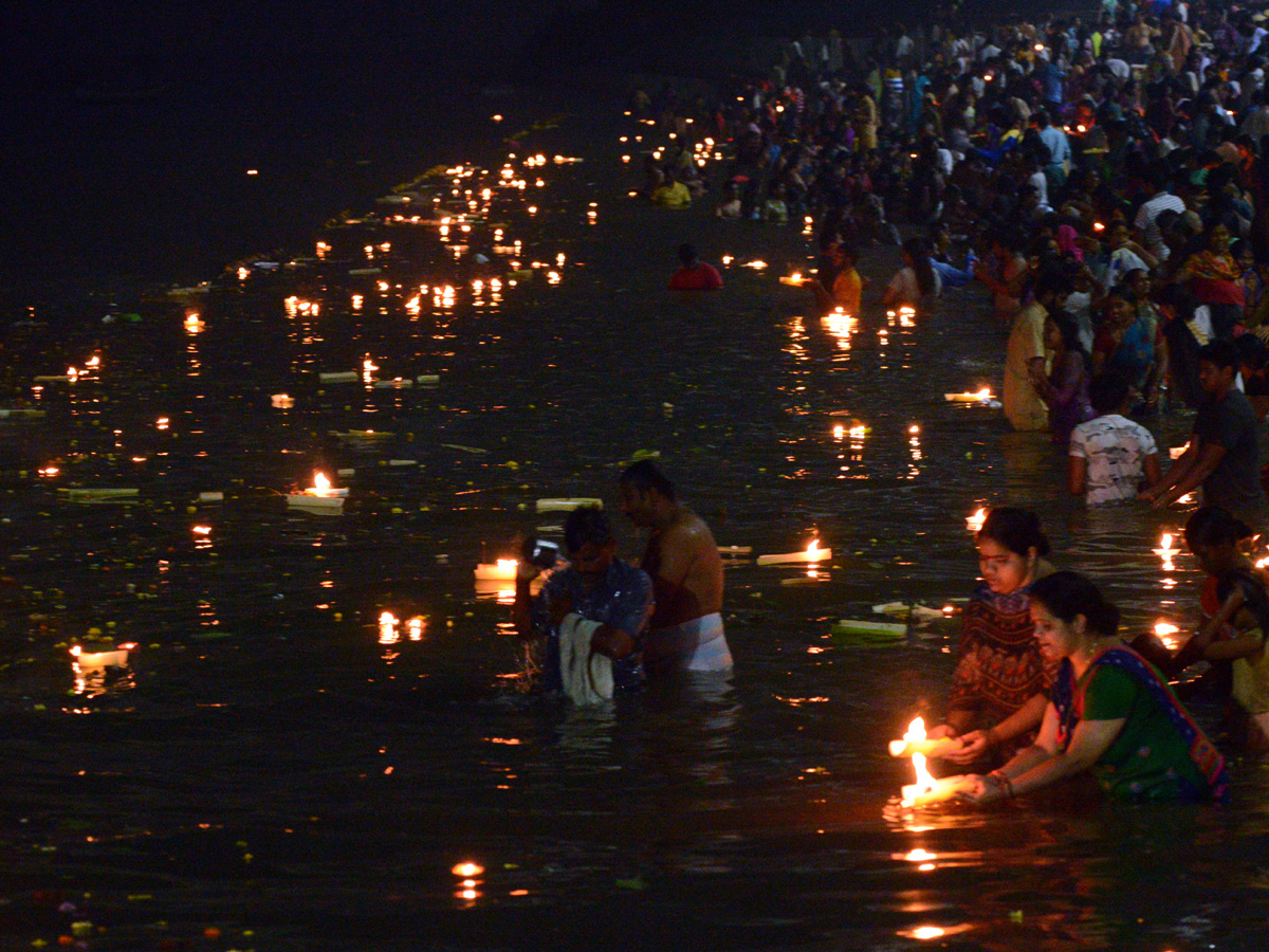 Karthika Masam Celebrations at Pushkar Ghat Rajahmundry Photo Gallery - Sakshi17