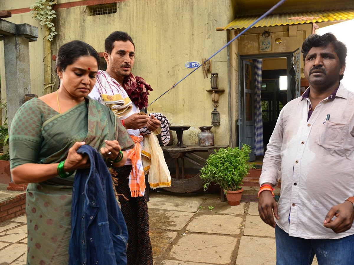 Karthikeya 90 ML Movie Working Stills Photo Gallery - Sakshi13