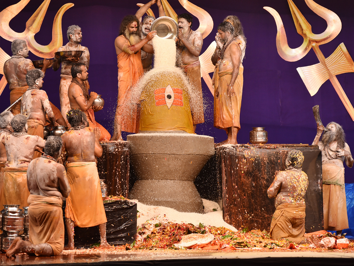 Maha Rudrabhishekam at RK Beach Road in Visakhapatnam - Sakshi10