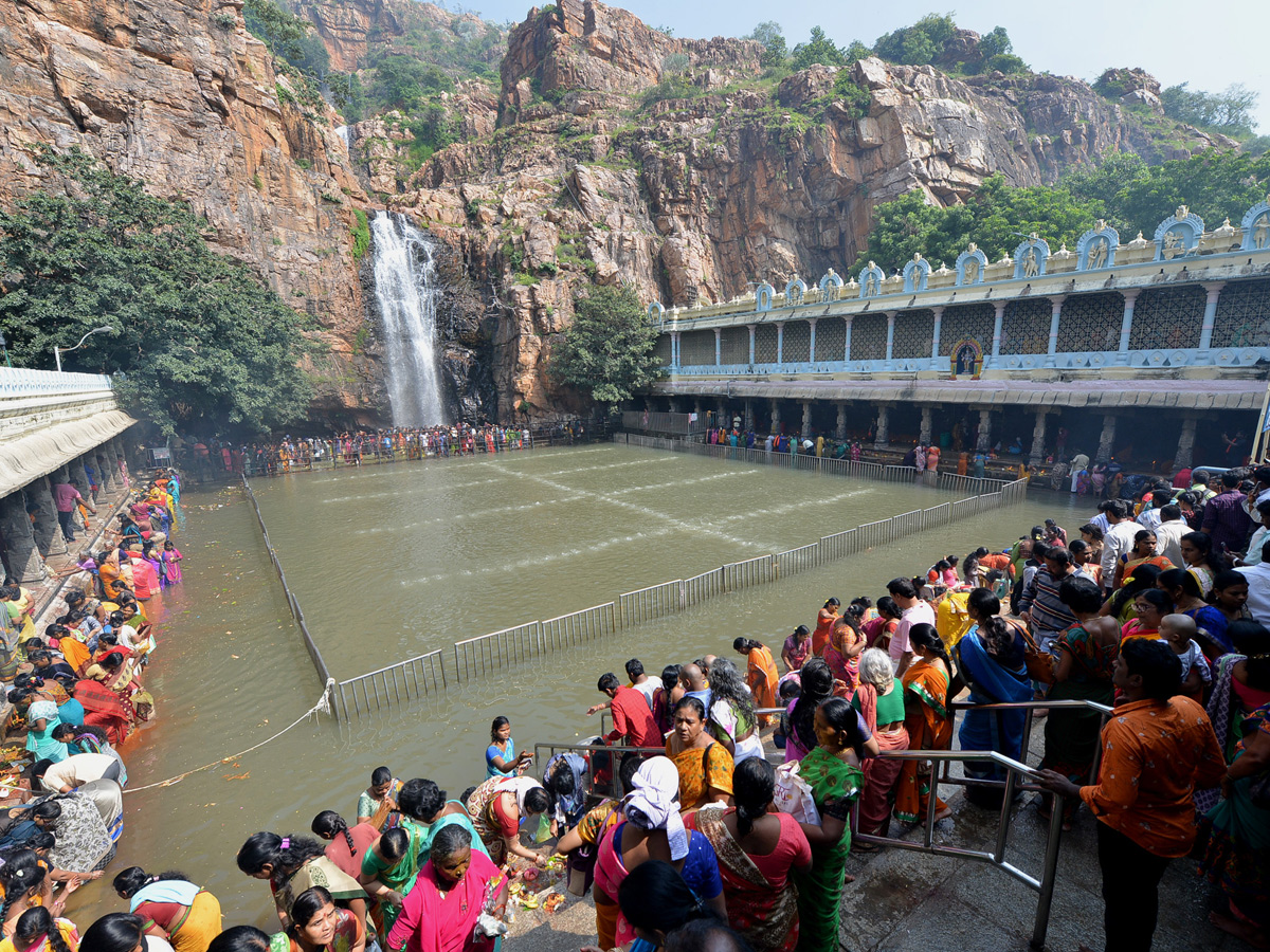 Karthika Pournami Devotees Rush At Kapila Theertham In Tirupati Photo Gallery - Sakshi6