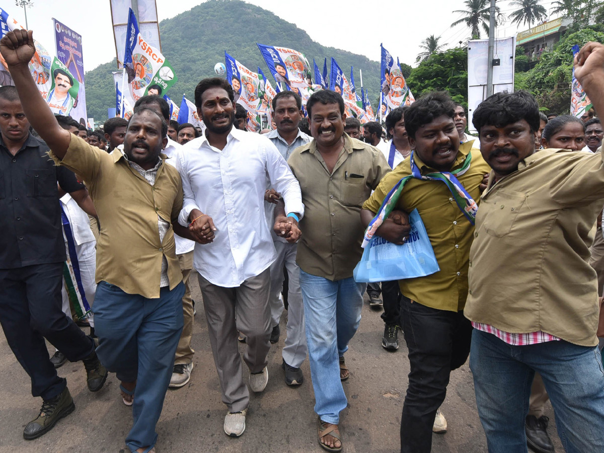 YS Jagan Praja Sankalpa Yatra Best Photo Gallery - Sakshi13