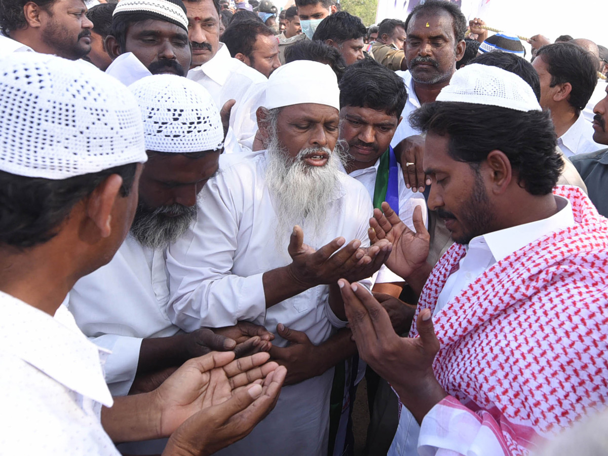 YS Jagan Praja Sankalpa Yatra Best Photo Gallery - Sakshi19