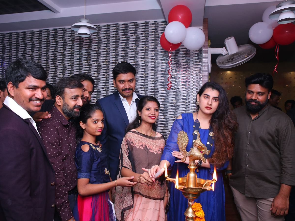 Actress Archana And Madhu Shalini Inaugurates Bahar Biryani Cafe Photo Gallery - Sakshi14