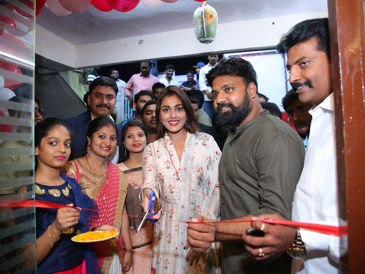 Actress Archana And Madhu Shalini Inaugurates Bahar Biryani Cafe Photo Gallery - Sakshi3