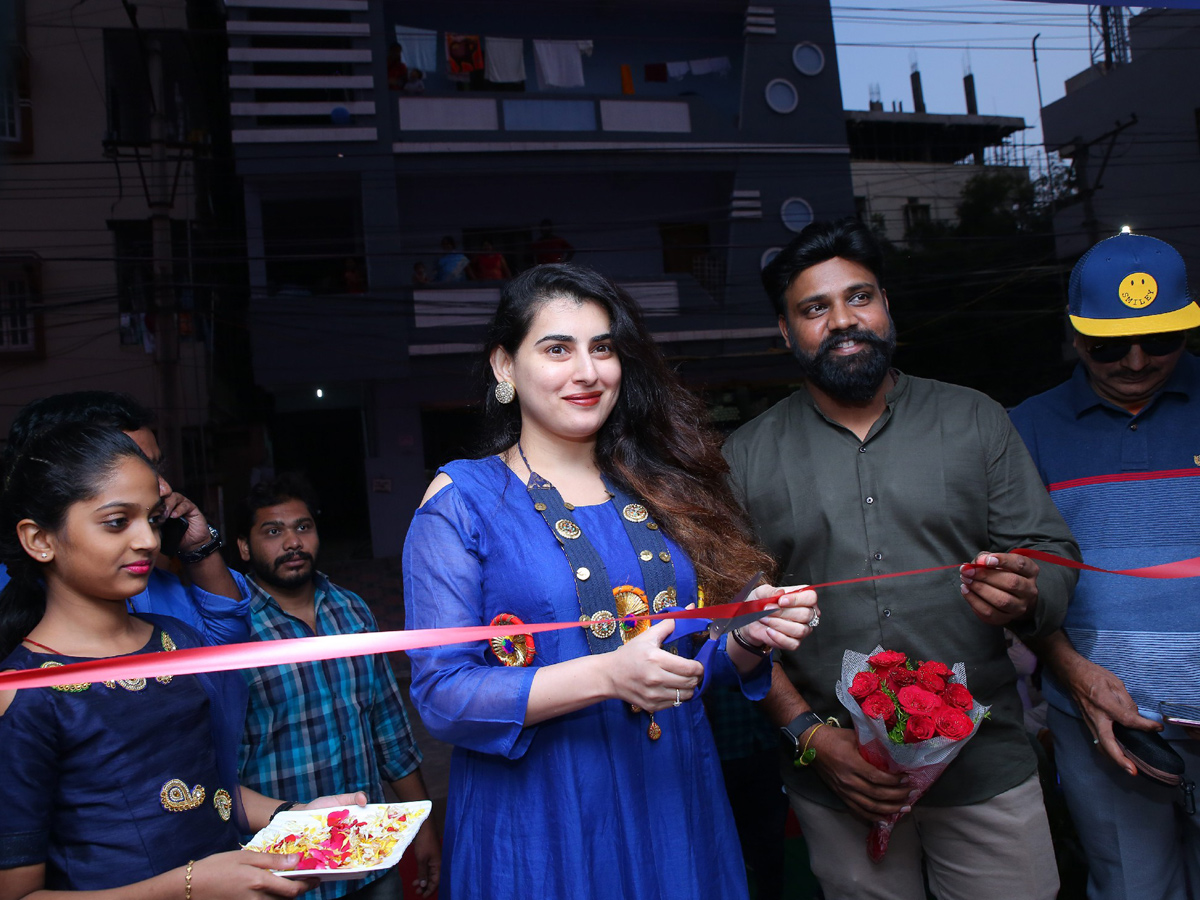 Actress Archana And Madhu Shalini Inaugurates Bahar Biryani Cafe Photo Gallery - Sakshi4