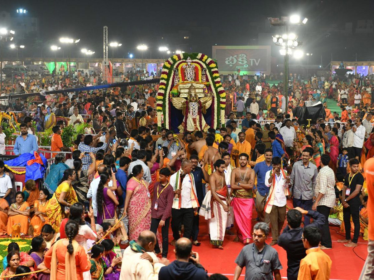 Koti Deepotsavam 2019 From NTR Stadium in Hyderabad Photo Gallery - Sakshi3