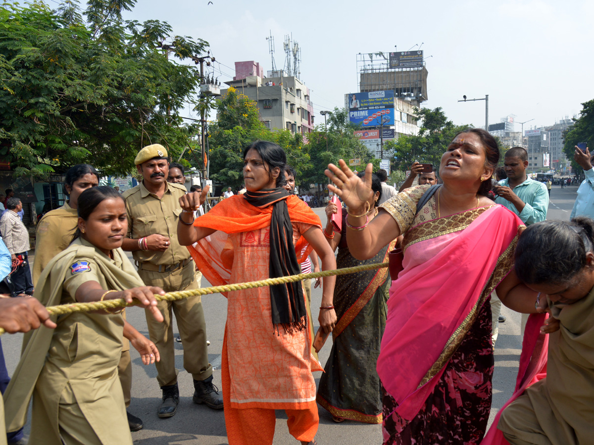 Chalo Tank Bund March Held at Hyderabad Photo Gallery - Sakshi15