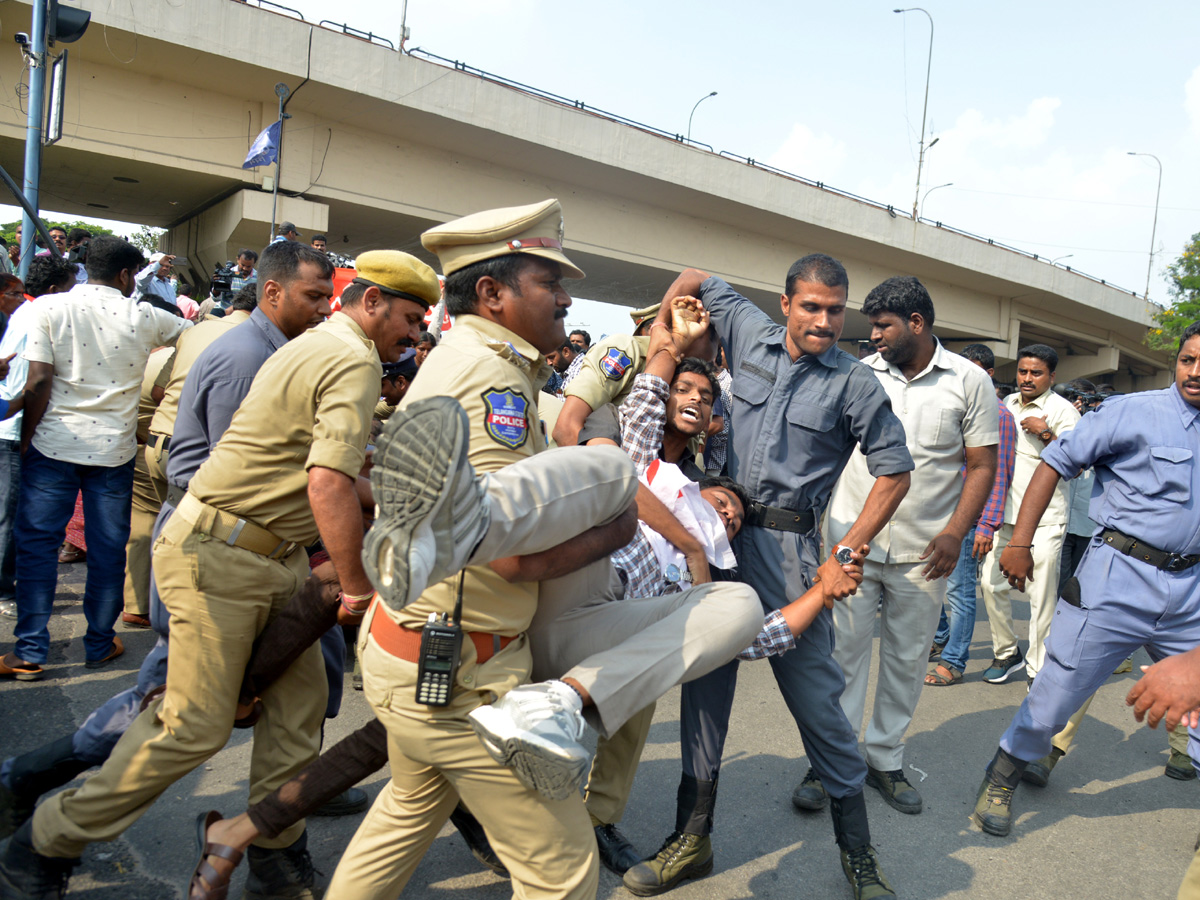 Chalo Tank Bund March Held at Hyderabad Photo Gallery - Sakshi4