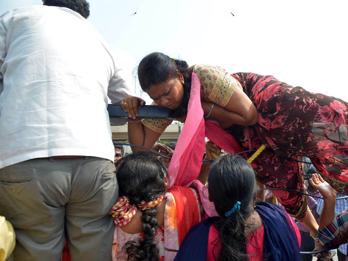 Chalo Tank Bund March Held at Hyderabad Photo Gallery - Sakshi7