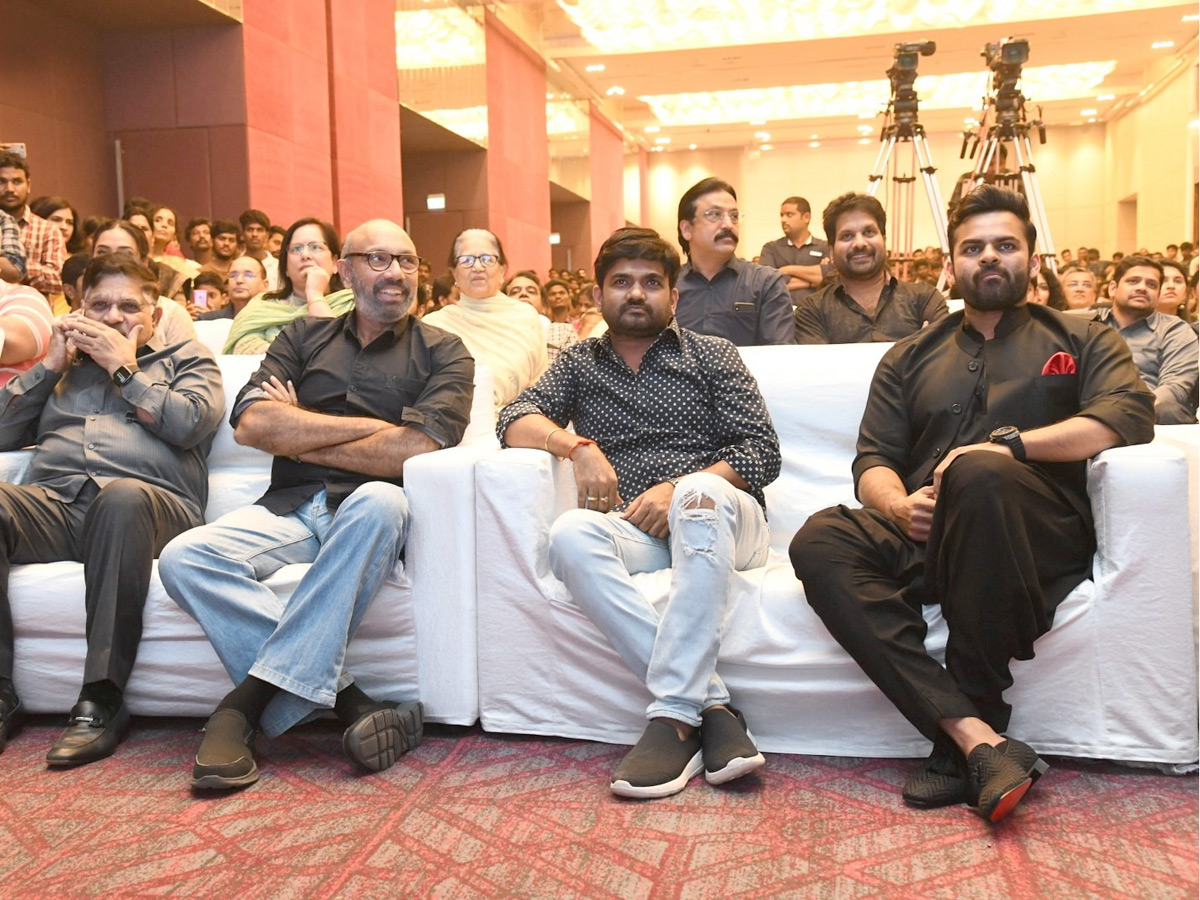 Prati Roju Pandaage Pre Release Function Photo Gallery - Sakshi15