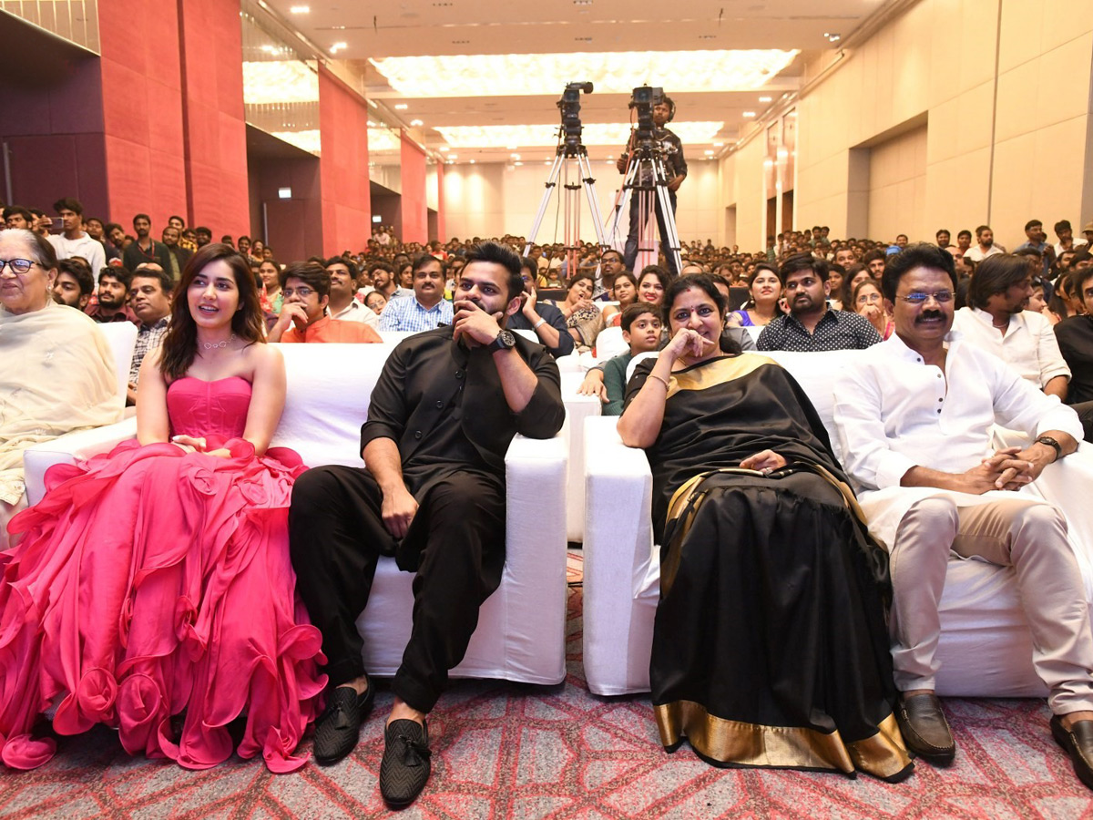 Prati Roju Pandaage Pre Release Function Photo Gallery - Sakshi18