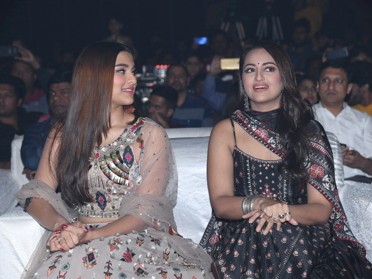 Dabangg3 Pre Release Event Photo Gallery - Sakshi4