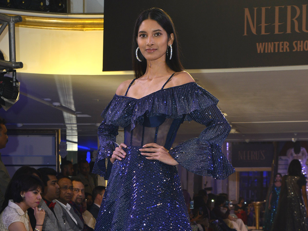 Neerus Hosts The Winter Fashion Show Sonam Kapoor Photo Gallery - Sakshi26