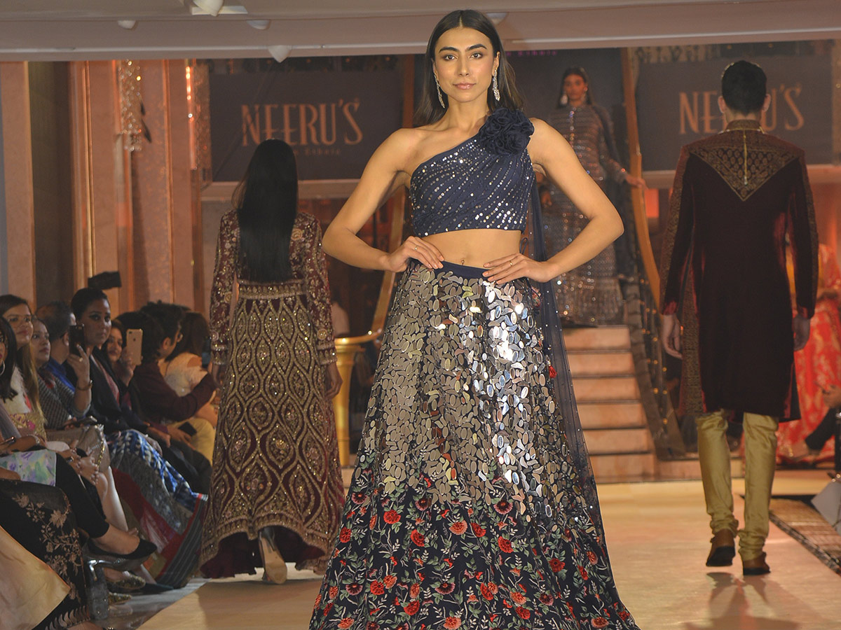 Neerus Hosts The Winter Fashion Show Sonam Kapoor Photo Gallery - Sakshi31