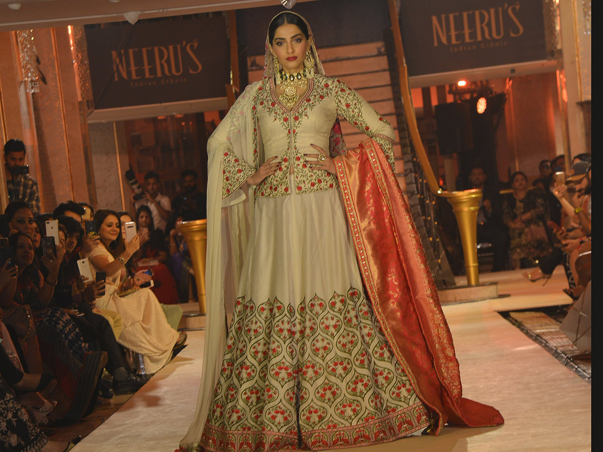 Neerus Hosts The Winter Fashion Show Sonam Kapoor Photo Gallery - Sakshi6