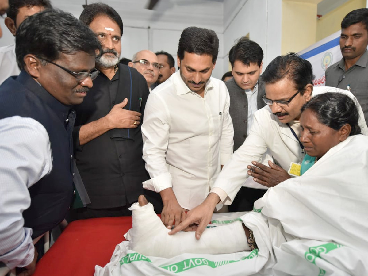 YS Jagan to Start Arogya Asara at Guntur Govt Hospital PHoto Gallery - Sakshi11