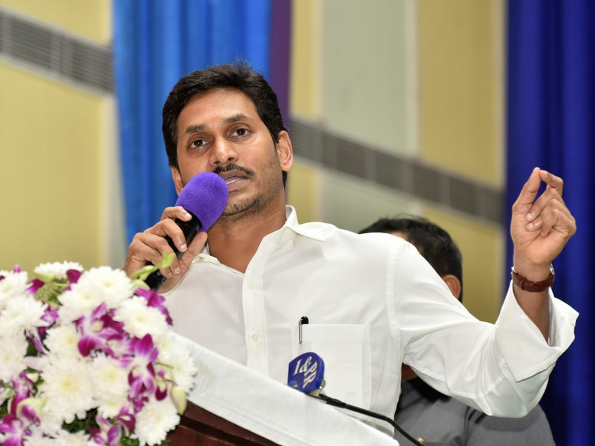 YS Jagan to Start Arogya Asara at Guntur Govt Hospital PHoto Gallery - Sakshi17