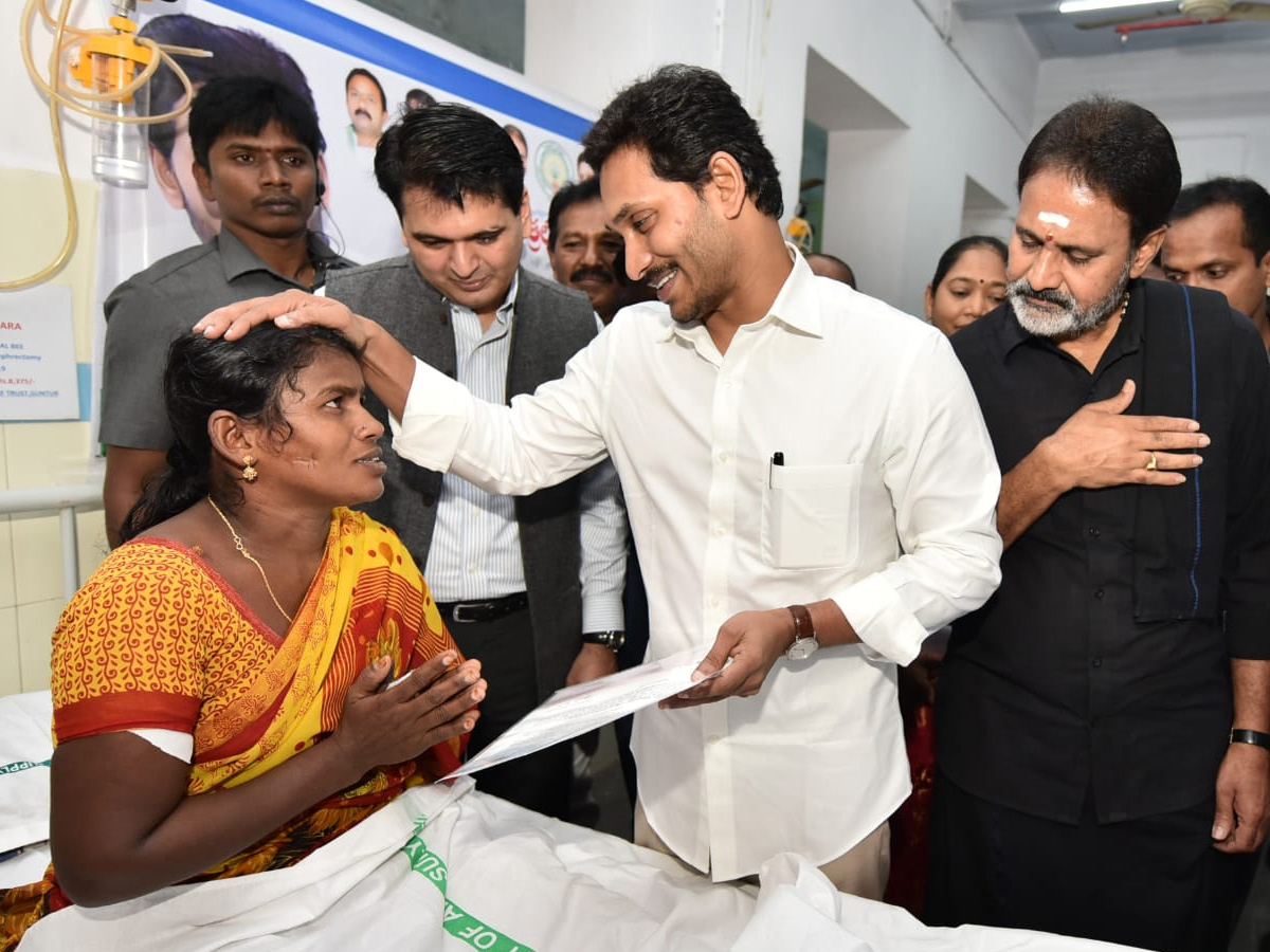 YS Jagan to Start Arogya Asara at Guntur Govt Hospital PHoto Gallery - Sakshi5