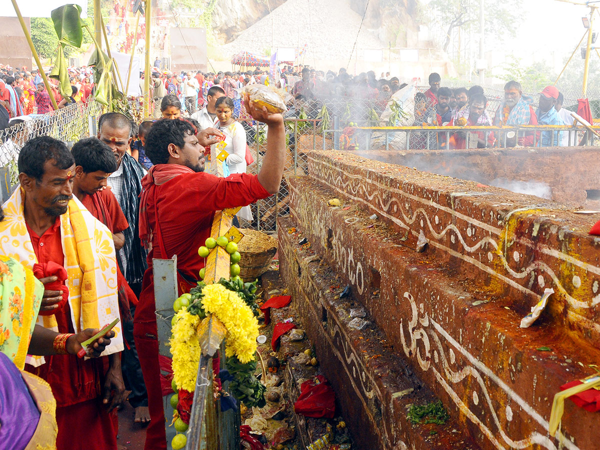 Bhavani Deeksha Maladharana begins in Vijayawada Photo Gallery - Sakshi30