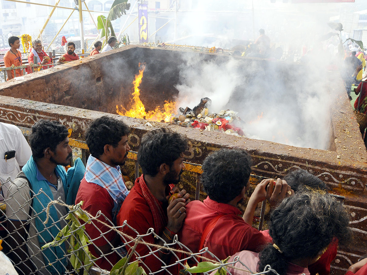 Bhavani Deeksha Maladharana begins in Vijayawada Photo Gallery - Sakshi34