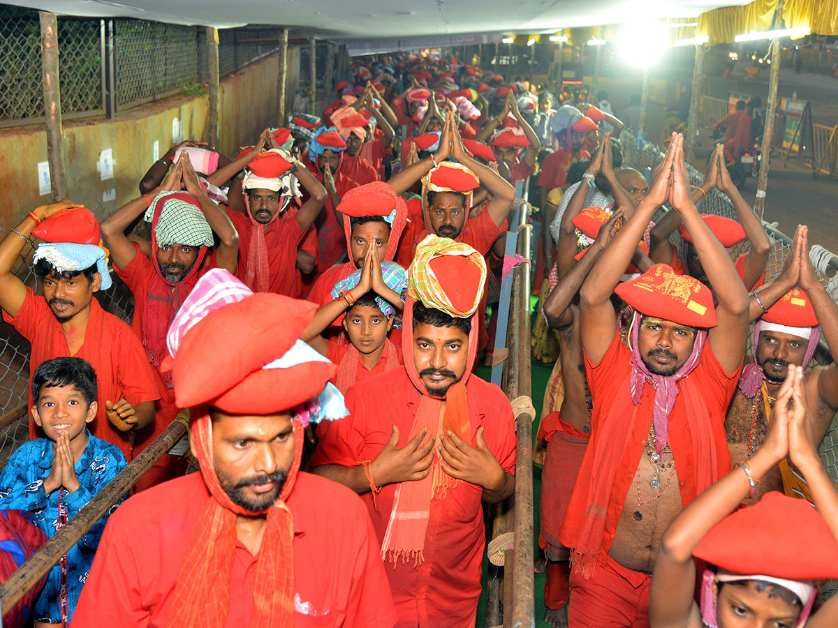 Bhavani Deeksha Maladharana begins in Vijayawada Photo Gallery - Sakshi41