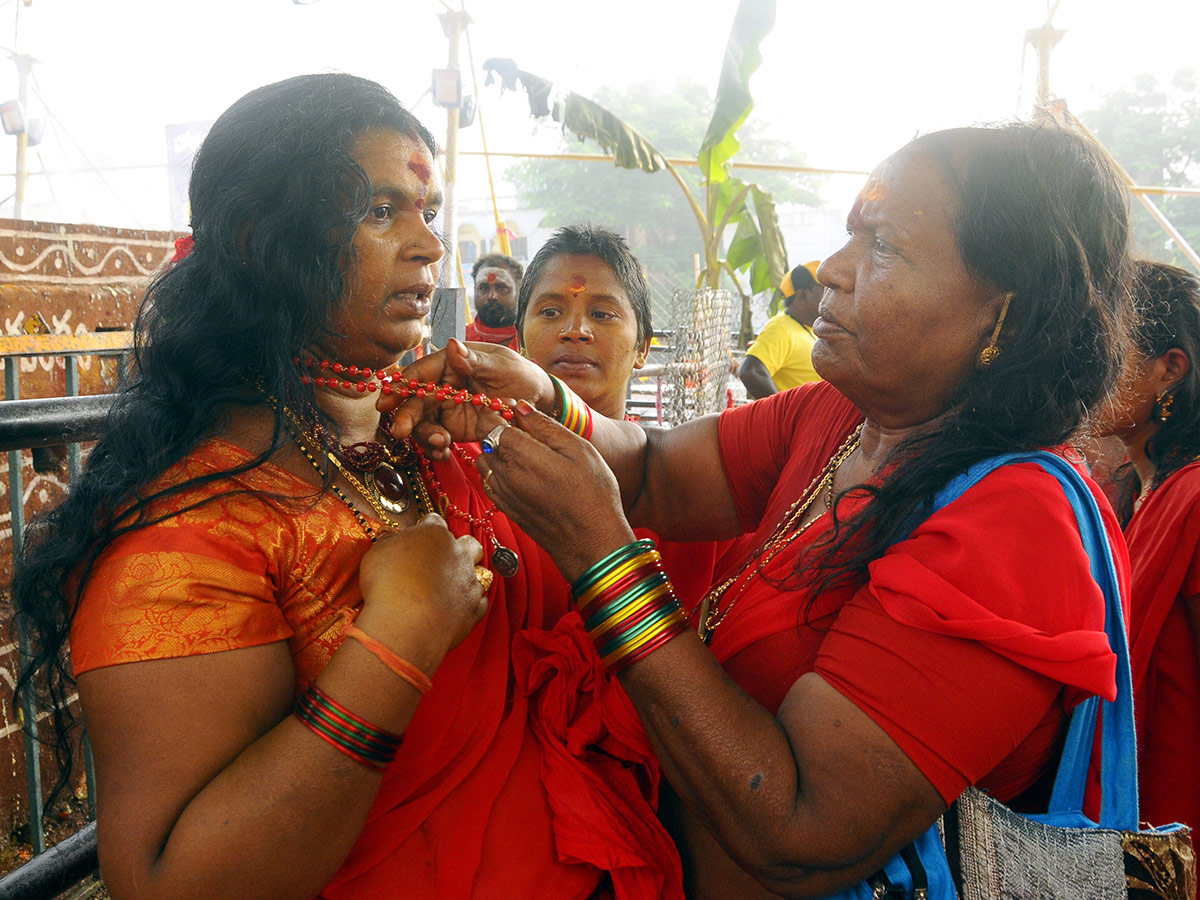 Bhavani Deeksha Maladharana begins in Vijayawada Photo Gallery - Sakshi42