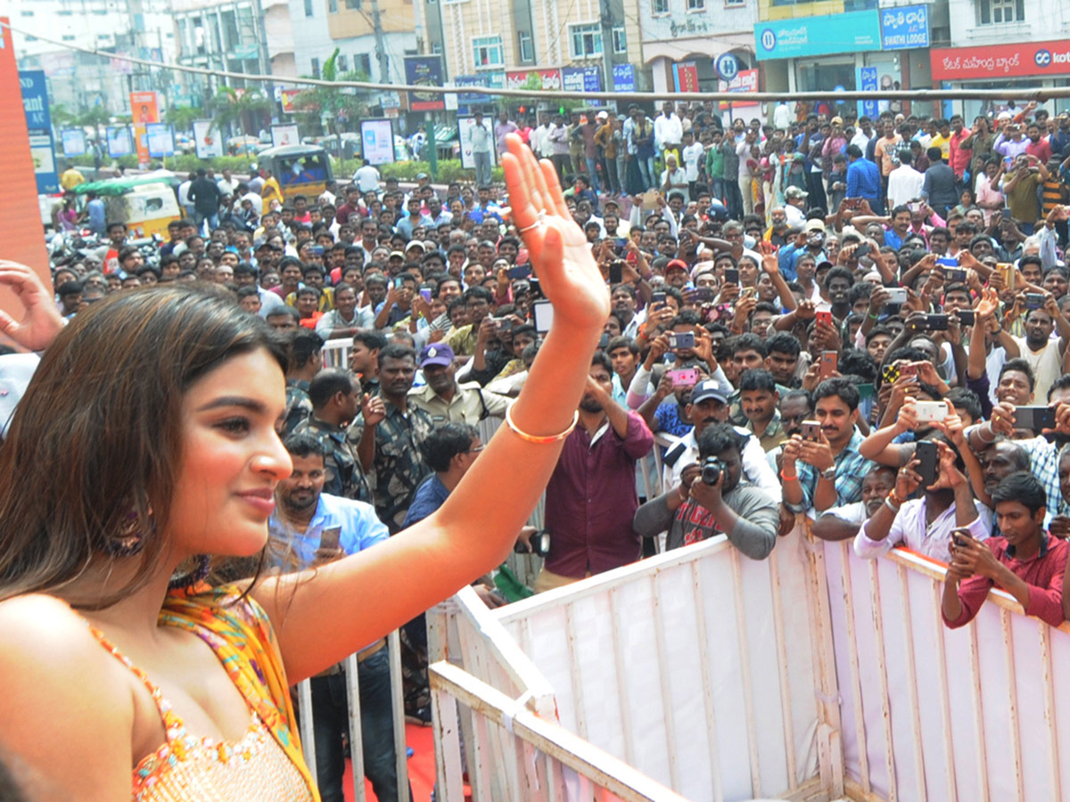 Happi Mobiles Launching in Ongole By Nidhhi Agerwal Photo Gallery - Sakshi4