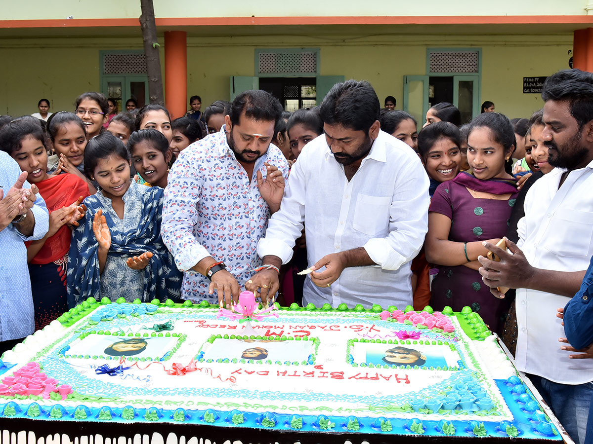 YS Jagan Mohan Reddy Birthday Celebration in AP Photo Gallery - Sakshi1