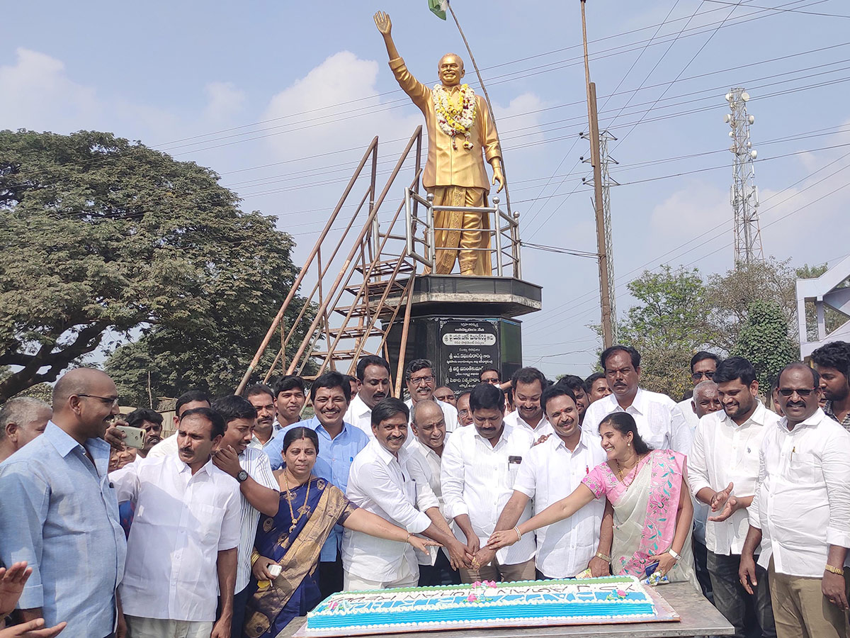 YS Jagan Mohan Reddy Birthday Celebration in AP Photo Gallery - Sakshi15