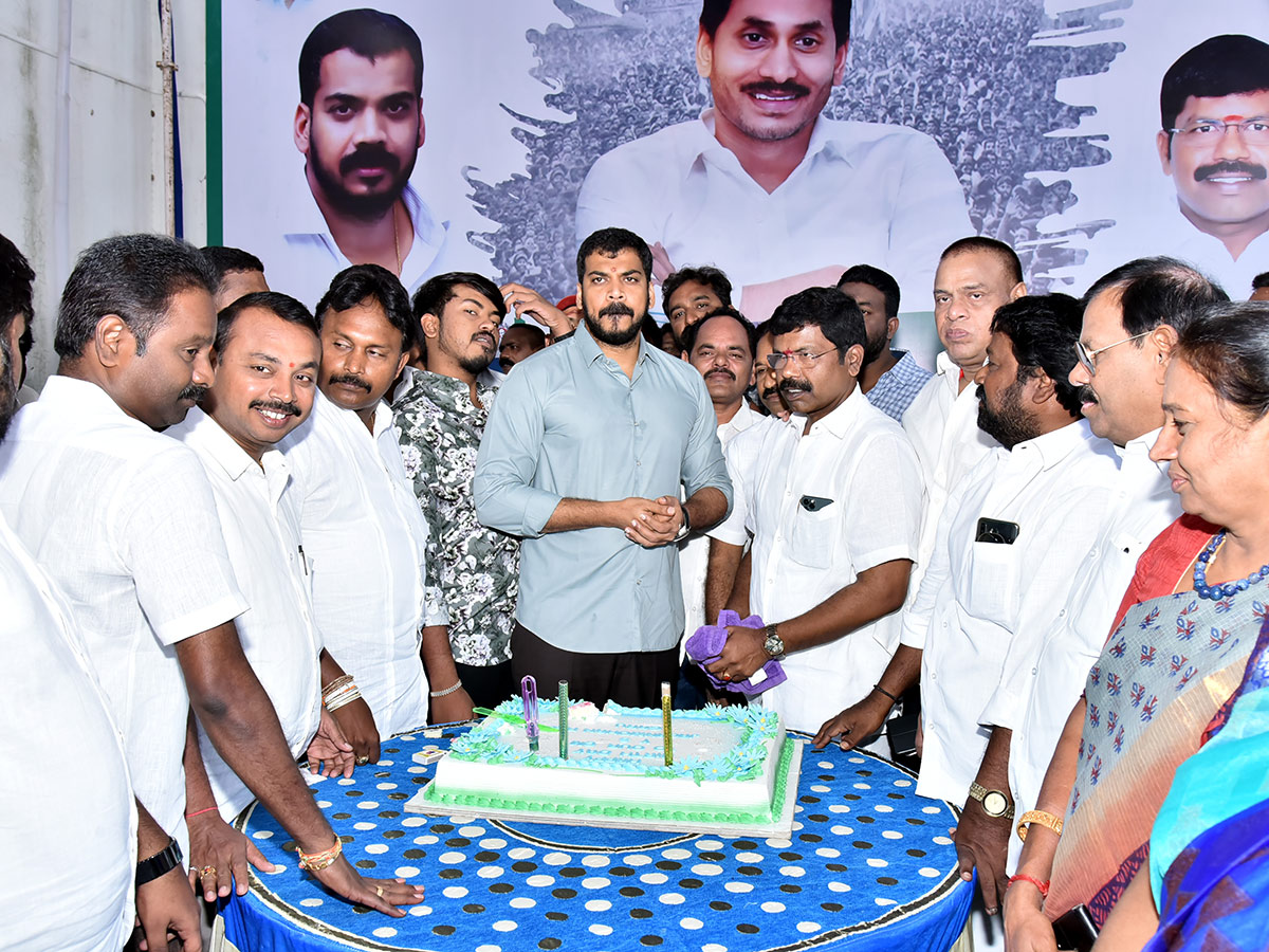 YS Jagan Mohan Reddy Birthday Celebration in AP Photo Gallery - Sakshi3